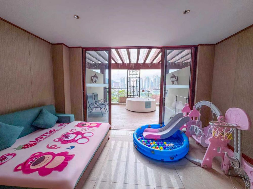 Sea View Family Room, Four Seasons Ocean Courtyard 4*