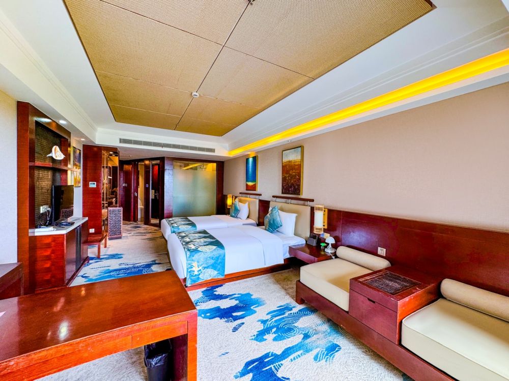 Luxury OV/ Luxury OV Family, Sanya Marina Sea View Hotel (ex.Marina Spa Hotel Sanya) 4*