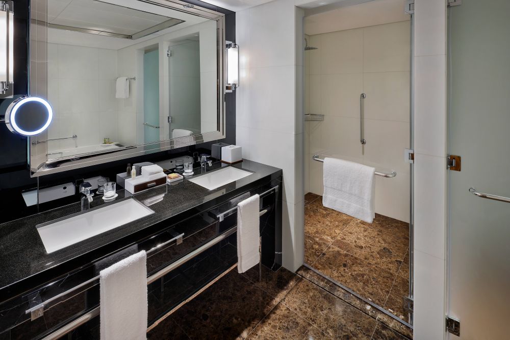 1 Bedroom King Suite with Sea View, Hilton Dubai Palm Jumeirah 5*