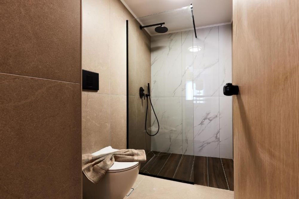 Deluxe Suite with Jacuzzi, Lotus Rise Hotel - Adults Only 4*