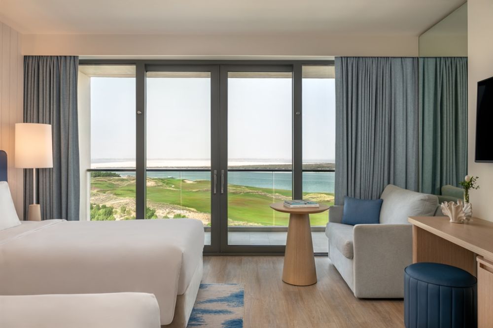 Deluxe Sea View, Crowne Plaza Abu Dhabi Yas Island 5*