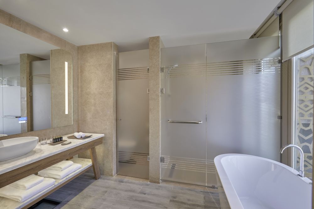 1 King Bed T/S/D, Hyatt Regency Cairo West 5*