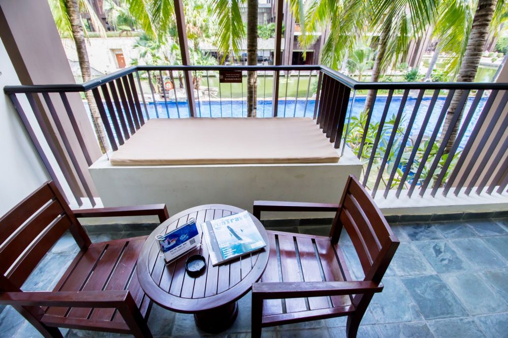 Deluxe Pool View Room, Pullman Sanya Yalong Bay Resort & Spa 5*