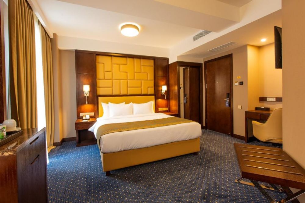 Panorama, KMM Hotel 4*