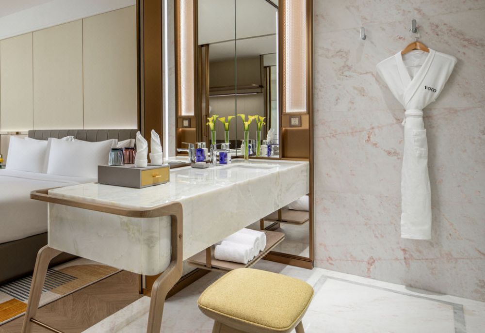Superior Queen Room, Voco Sanya Bay 5*