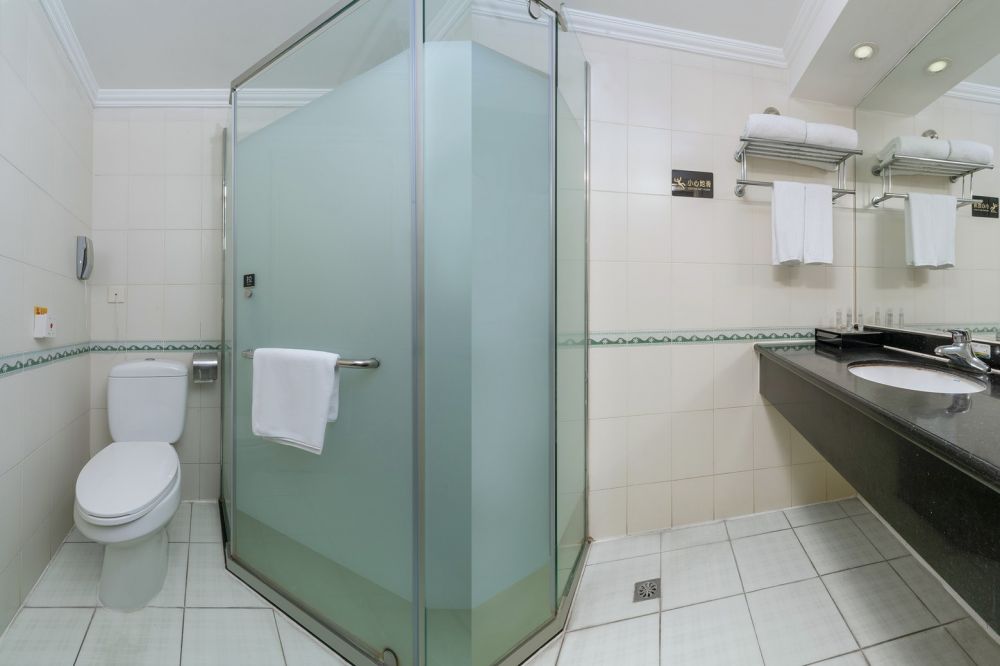 Superior Suite, Sanya Huayuan Hot Spring Seaview 4*