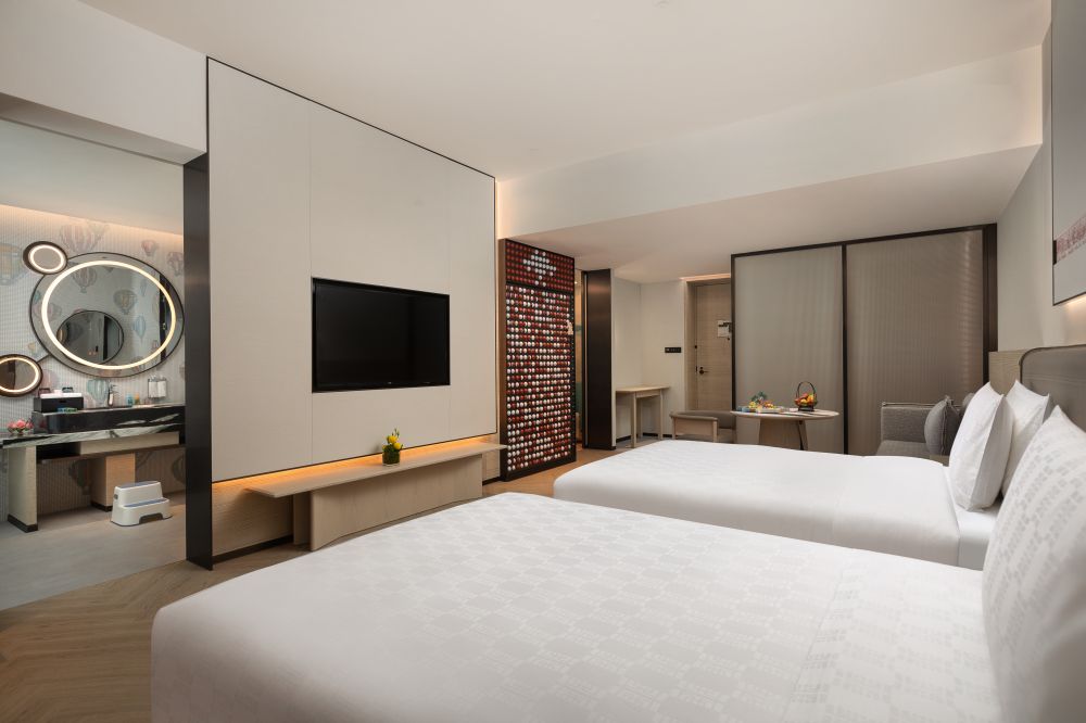 Hualuxe Lake View Family Studio, Hualuxe Sanya Yalong Bay Resort 5*