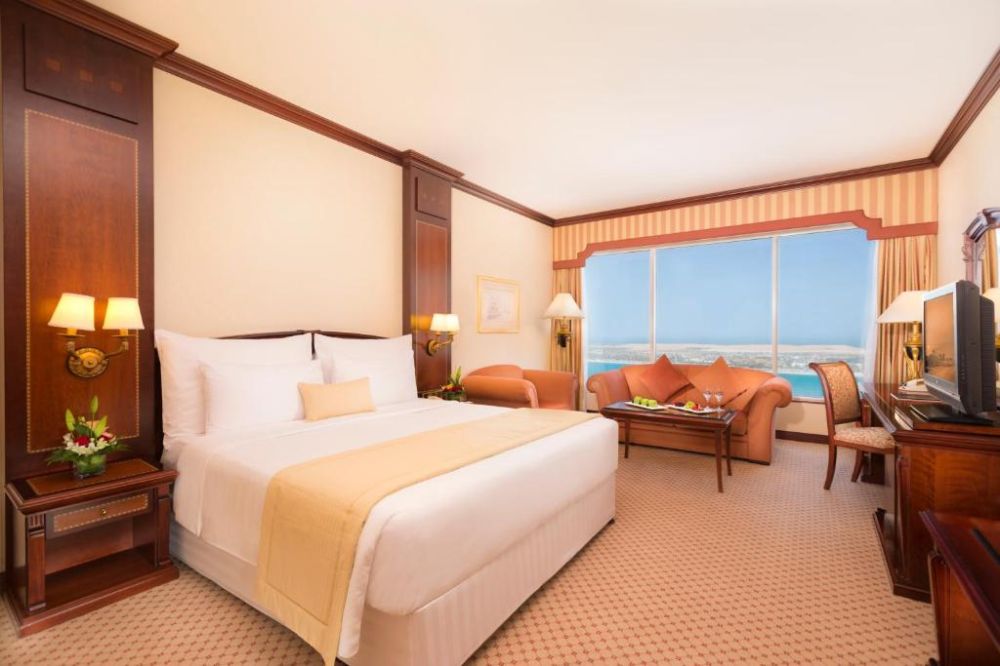 Club Room, Corniche Hotel Abu Dhabi 3*