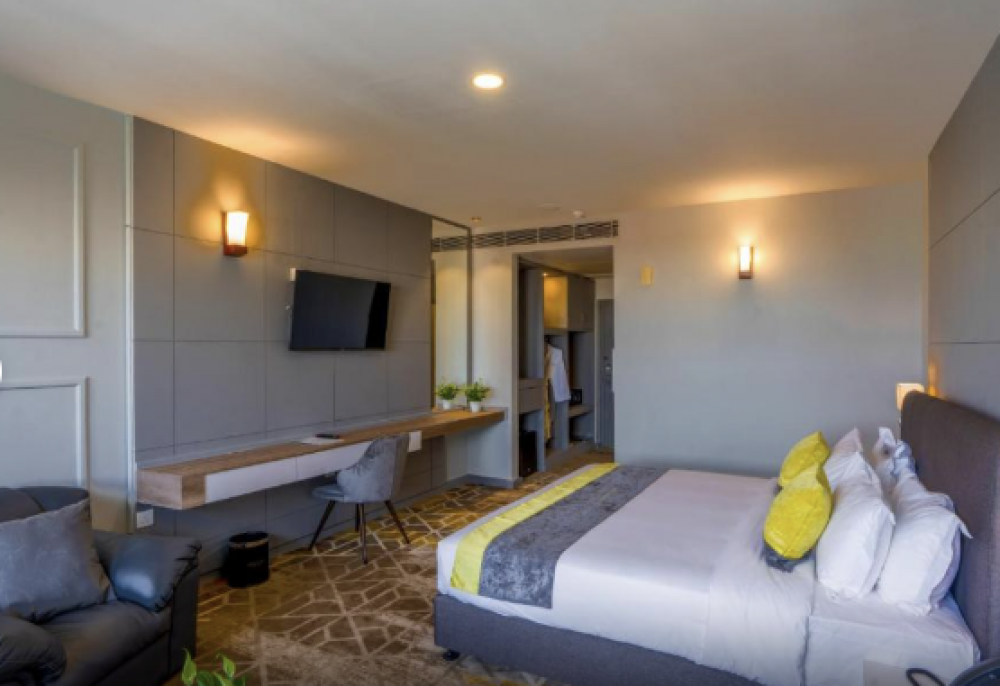 Standard Double Room, Manhattan Business Hotel 4*