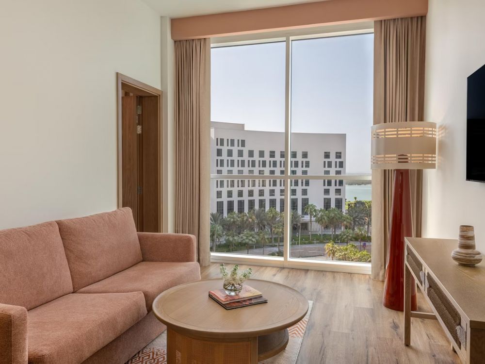 Queen Deluxe Family Plaza View, Yas Plaza Circuit (ex. Centro Yas Island Rotana) 4*