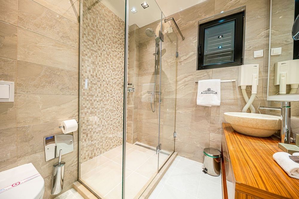 Apartment Sea View, Aleksandar Hotel Restaurant & Wine Bar 4*