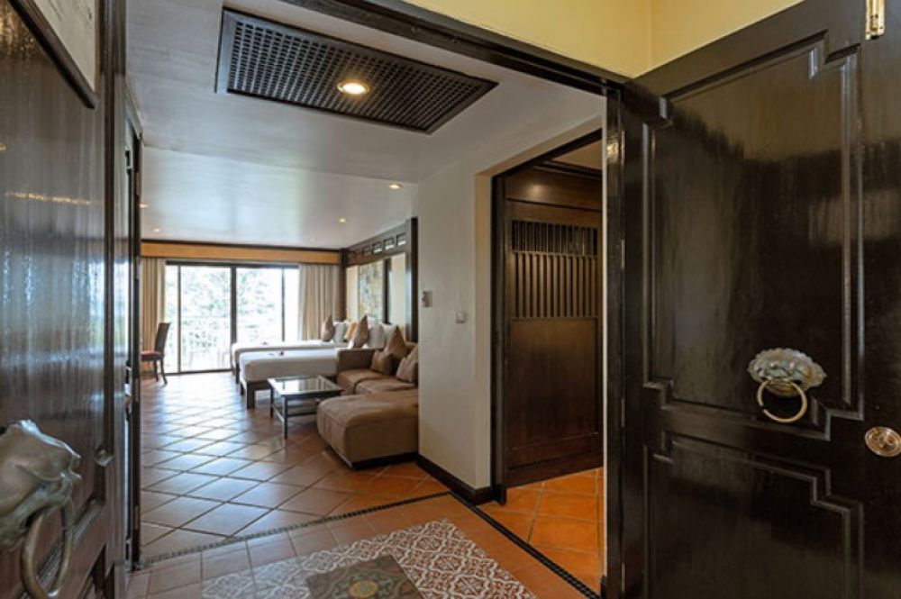 Penthouse Suite, The Front Village 3*