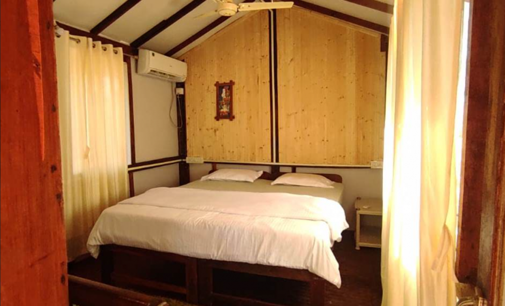 Wooden Cottage AC, Goan Cafe Beach Resort 