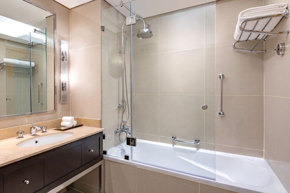 Deluxe Room, Qabila Westbay Hotel 5*