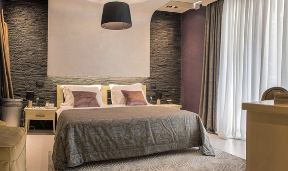 Deluxe (Ireland, Provance, America, Morocco), Forza Mare 5*