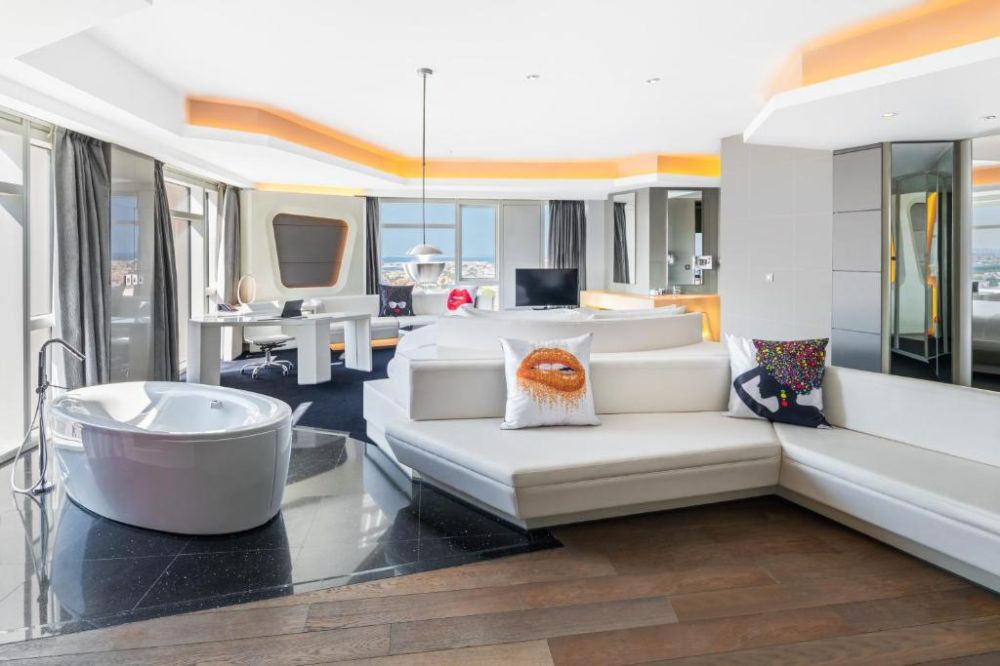 Round Bed Valor Suite, V Hotel Curio Collection by Hilton (Adults Only 18+) 5*