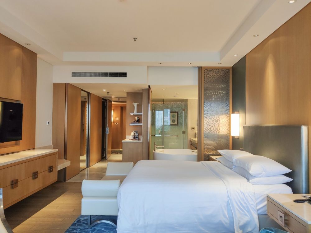 Deluxe Ocean View Room KING BED, JW Marriott Hotel Sanya Dadonghai Bay (ex. Sanya Marriott) 5*