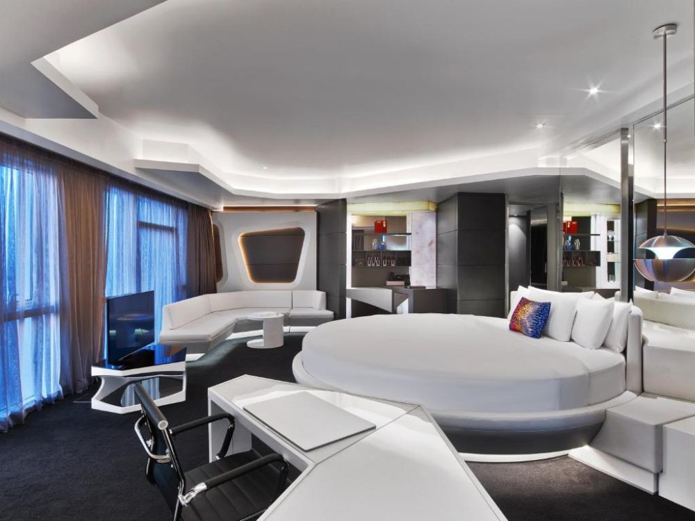 Round Bed Vantage Suite, V Hotel Curio Collection by Hilton (Adults Only 18+) 5*
