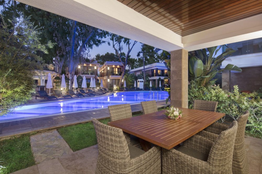 Lagoon Family Deluxe (Swim-Up Sharing Pool), Nirvana Mediterranean Excellence 5*