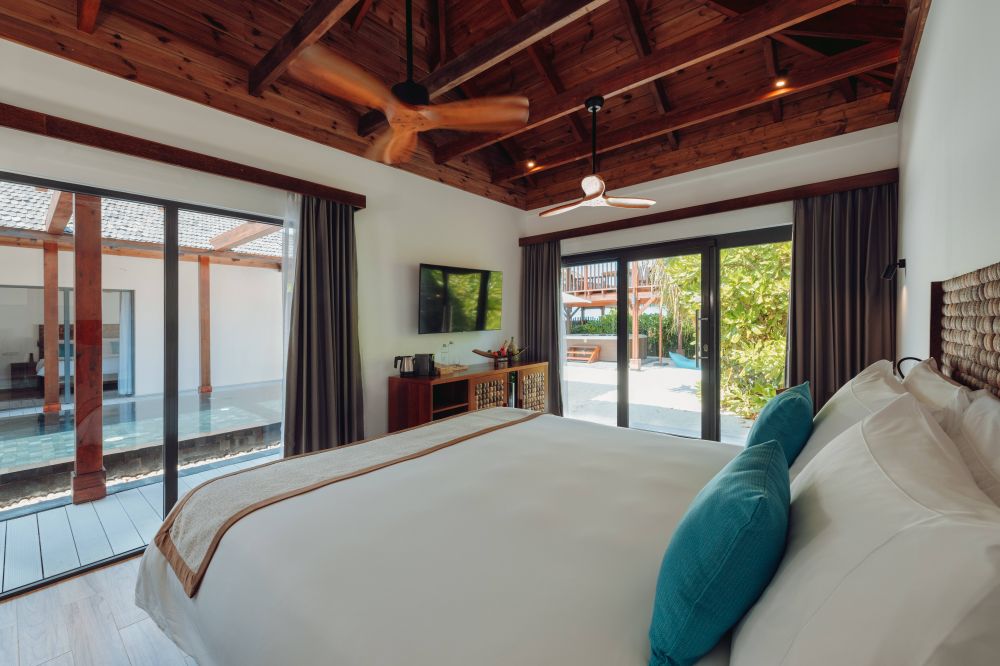 Four Bedroom Beach Pool Residence, Kuredhivaru Resort and Spa (ex.Movenpick Resort Kuredhivaru) 5*