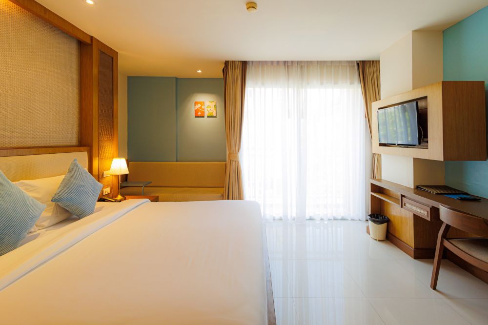 Deluxe City View Room, Ashlee Plaza Patong Hotel & Spa 3+