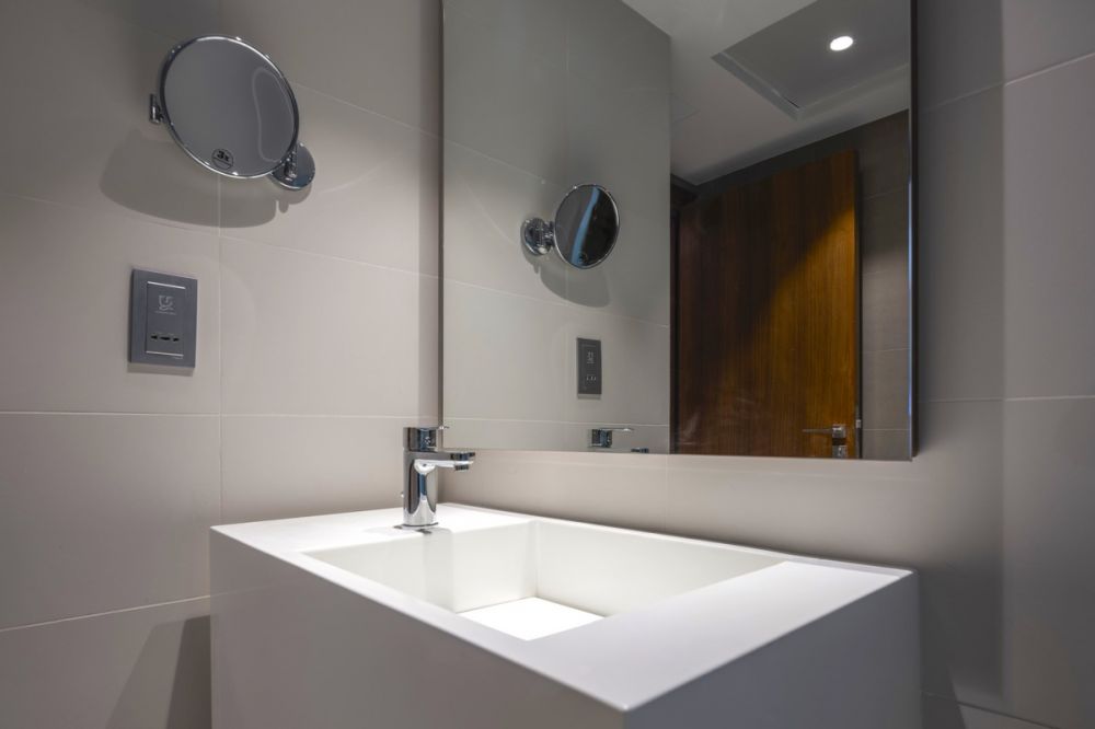 Standard Room with Balcony Pool View, Radisson Resort Ras Al Khaimah, Marjan Island 4*