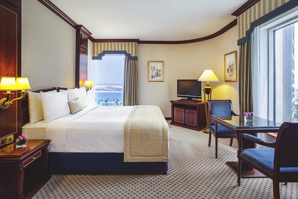 Executive Suite, Corniche Hotel Abu Dhabi 3*