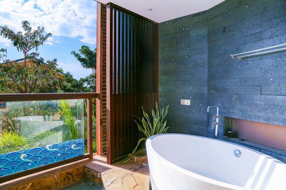 Deluxe Garden View Room/ Deluxe Garden View Family, Sanya Marina Sea View Hotel (ex.Marina Spa Hotel Sanya) 4*