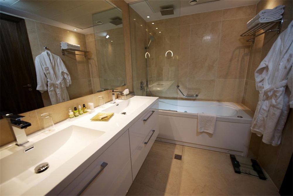 Deluxe Sea View, Adams Beach Hotel 5*