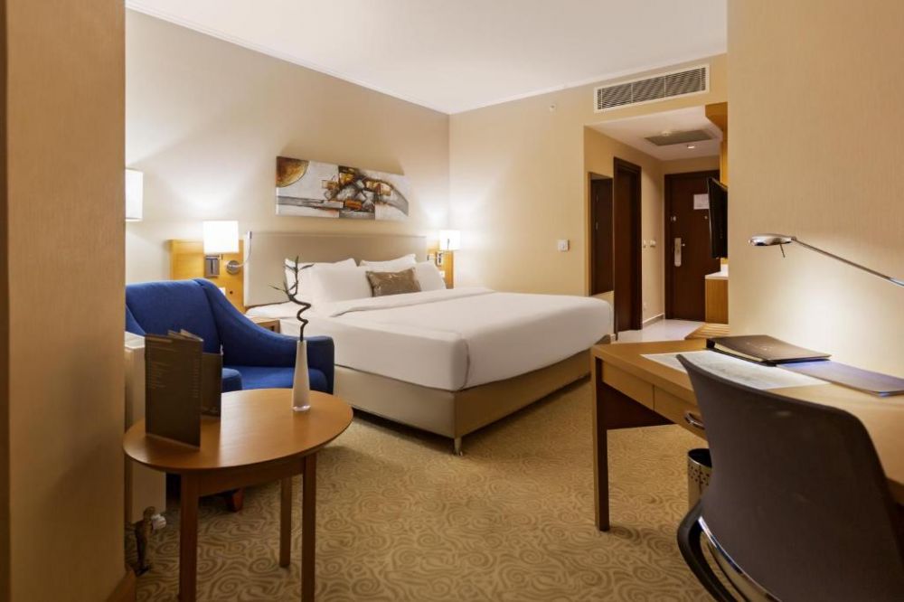 Полулюкс с видом на город/реку, Hayat Hospitality Oskemen 5*