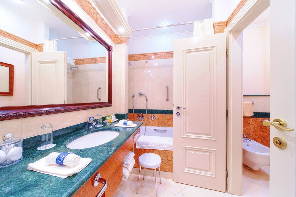 Junior Suite, Carlsbad Plaza 5*