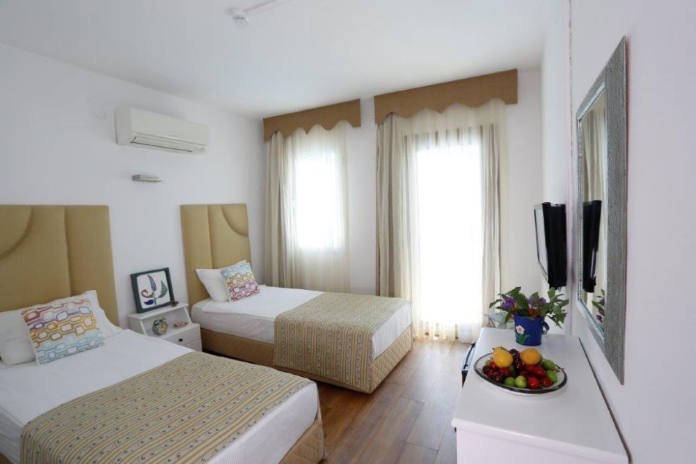 Standard Room, The Corner Hotel 3*