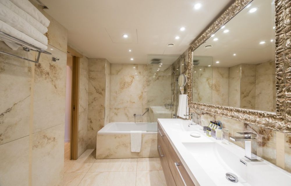 Queen Suite, Adams Beach Hotel 5*