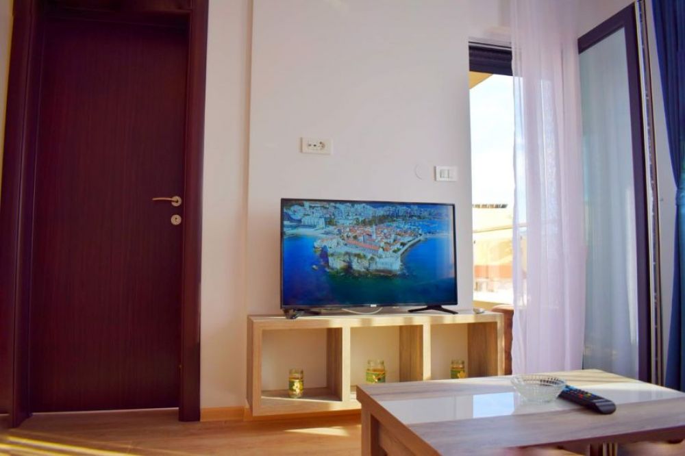 APP 04 One Bedroom, Maini Aparthotel 3+