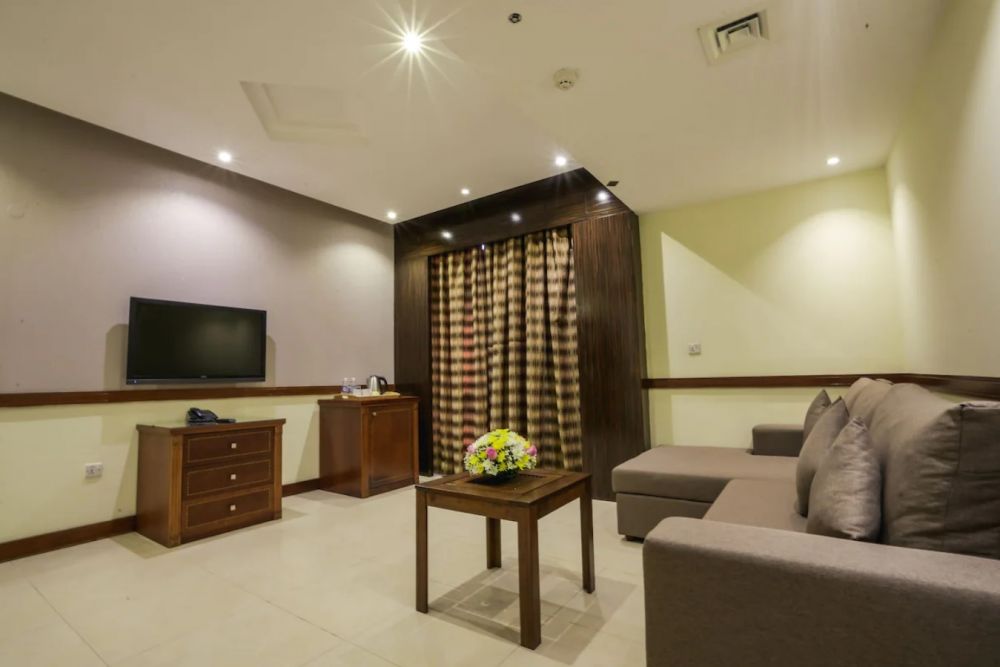 Suite Room, Vendome Plaza Hotel Dubai (ex. Vendome Palace Hotel) 3*