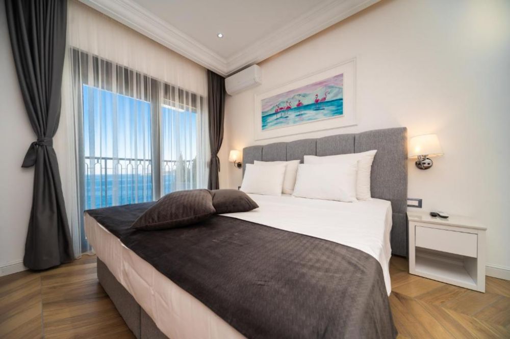 Exclusive Apartment with terrace and sea view, Exclusive Hotel 4*