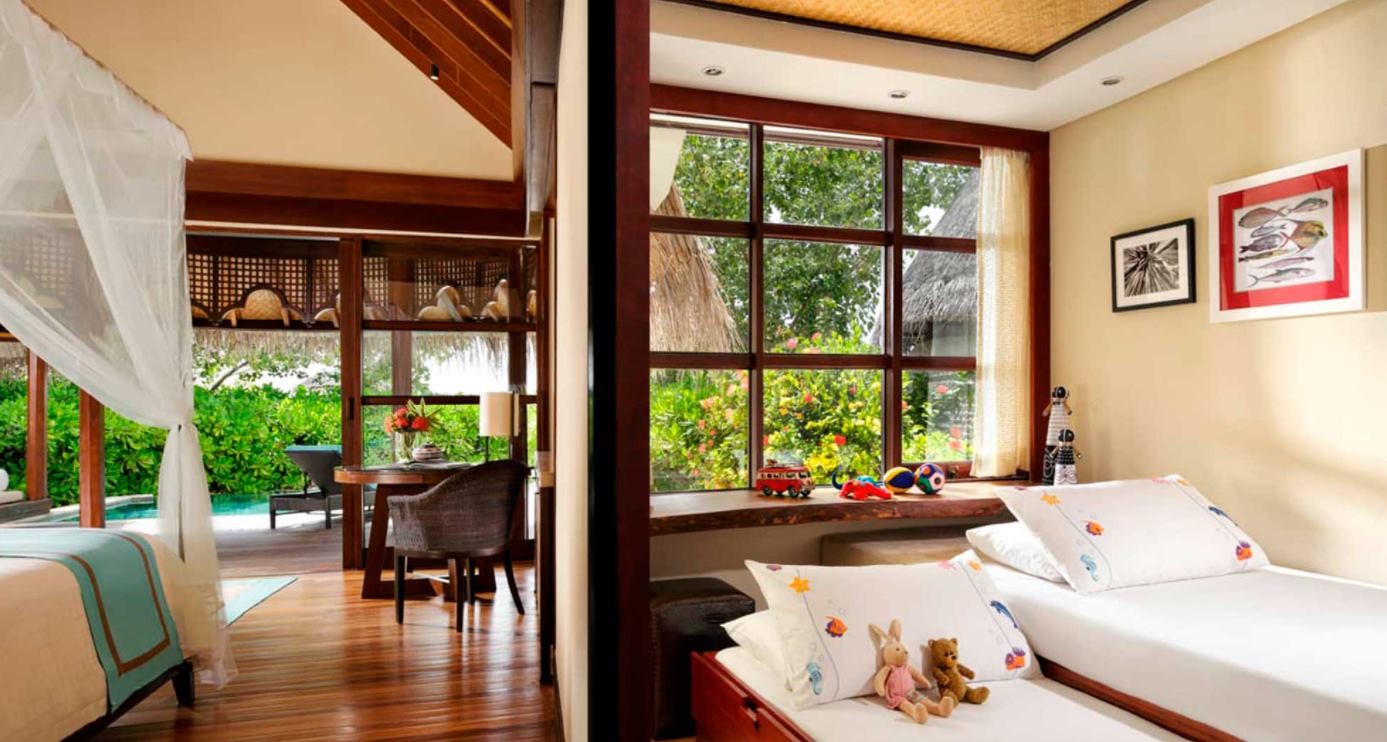 Sunrise Family Beach Bungalow with Pool/ Sunset Family Beach Villa with Pool, Four Seasons Kuda Huraa 5*