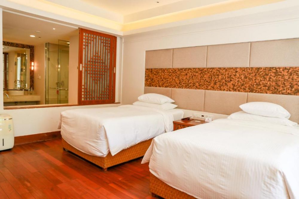 Swiss Superior King/Twin bed room with private swimming pool (ex.Small Pool Room), Swissotel & Grand Mercure Sanya Yalong Bay 5*