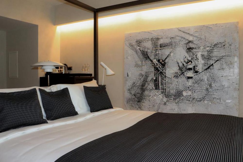 Standard King, Monograph At Freedom Square 5*