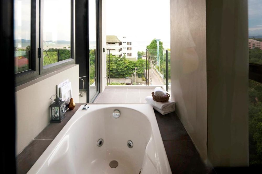 One Bedroom Corner Suite/ SV, Seaphere Pattaya Hotel (ex. Cross Vibe Pattaya Seaphere) 4*