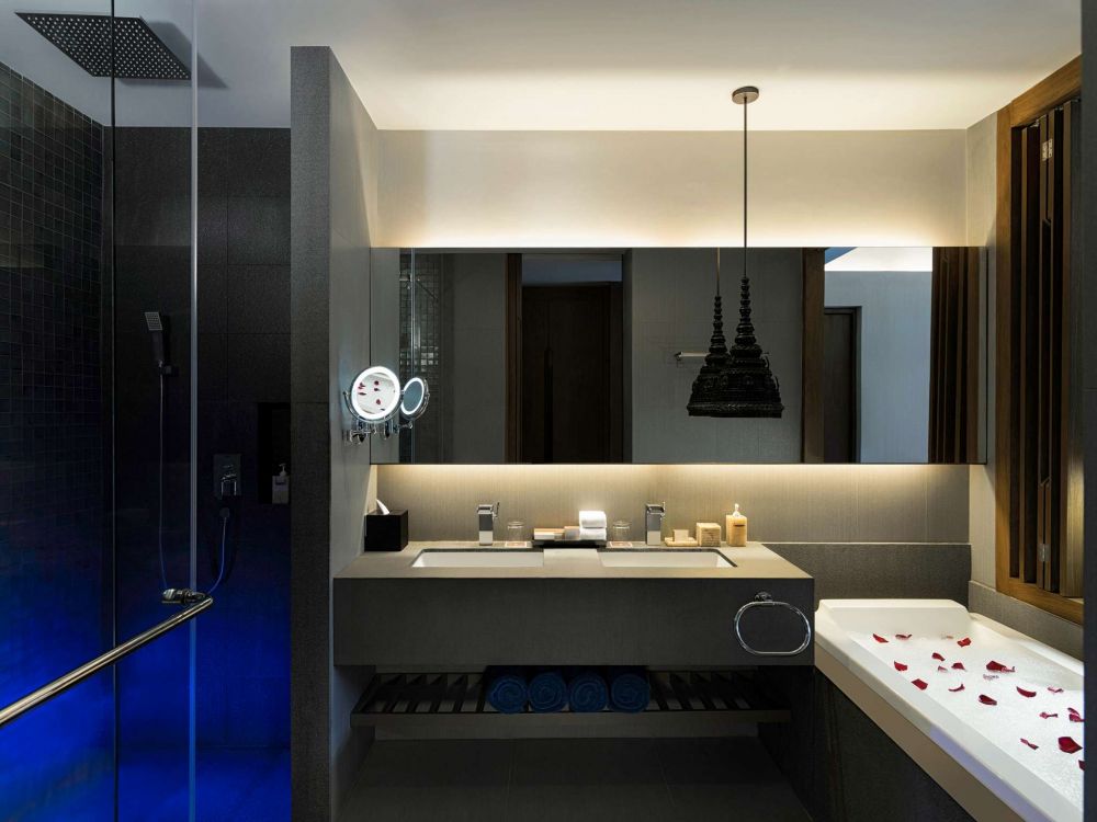 Deluxe Family Room (King + Queen Bed), Avista Hideaway Phuket Patong Mgallery By Sofitel 5*