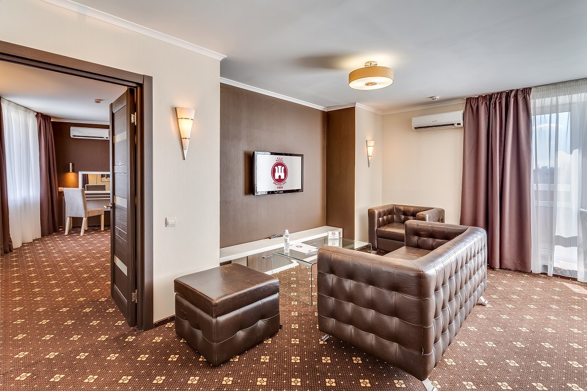 Apart, Братислава 4*