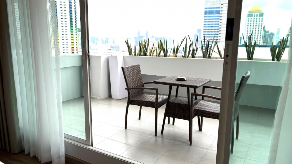 Junior suite terrace (king bed), Centre Point Hotel Pratunam 4*