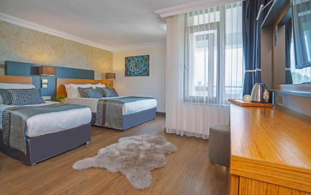Deluxe, Qinn Hotel 
