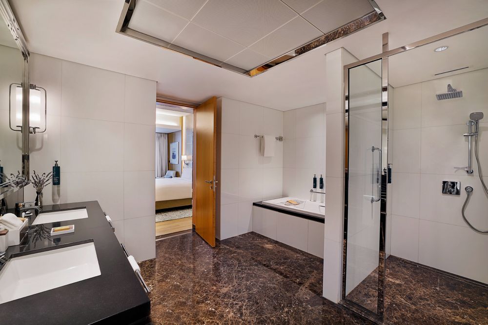 1 Bedroom King Suite with Sea View, Hilton Dubai Palm Jumeirah 5*