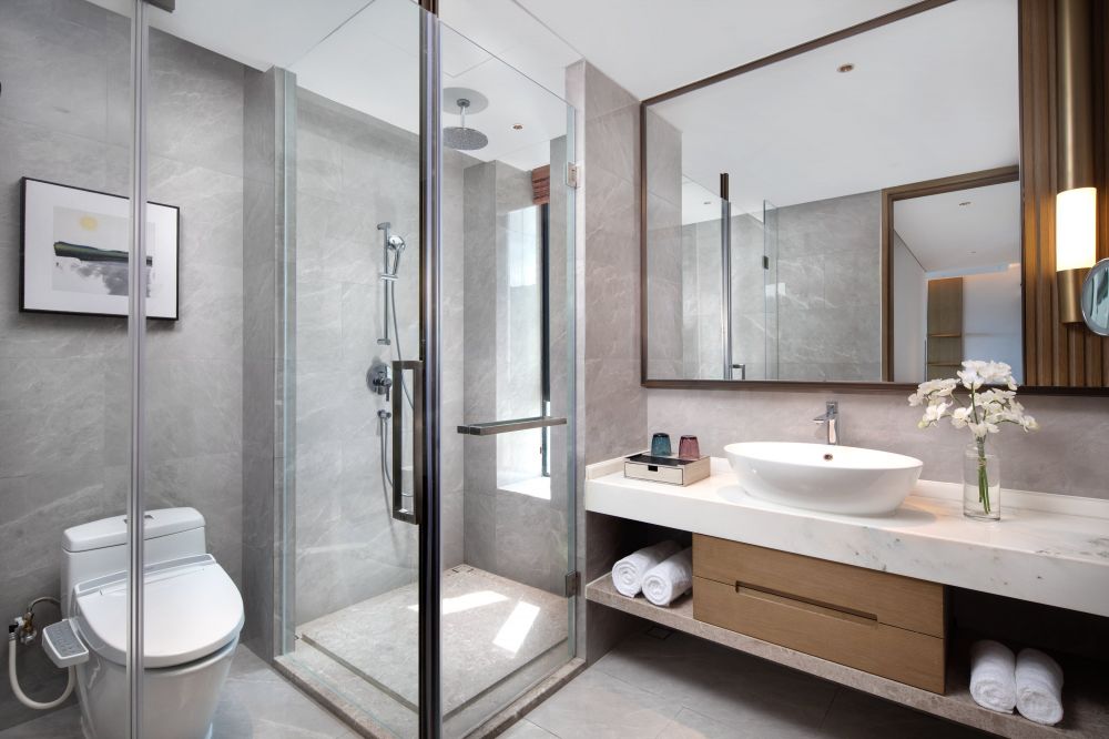 1 King 1 Single Suite Lake View, Holiday Inn & Suites Sanya Yalongbay 5*