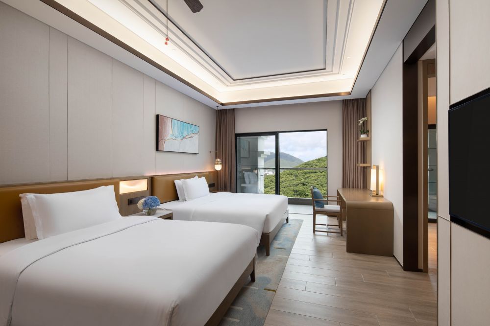 1 King 2 Twin 2 Bdrm STE Ocean View, Holiday Inn & Suites Sanya Yalongbay 5*
