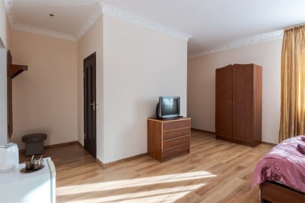 Полулюкс, Юран 