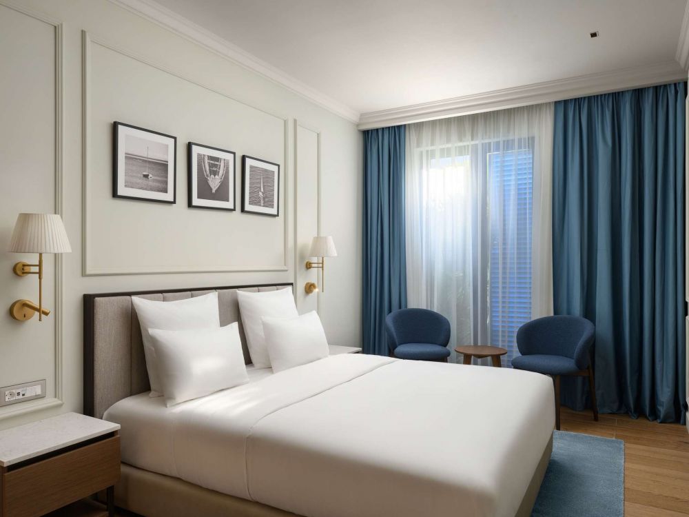 Deluxe Apartment with 3 Bedrooms  | 1 king size bed, 1 double bed and 2 single beds, Mövenpick Hotel & Residences Teuta Kotor Bay 5*
