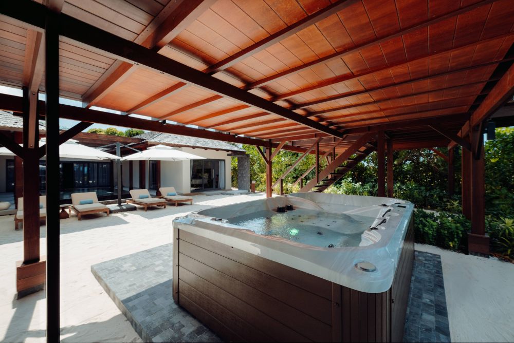Four Bedroom Beach Pool Residence, Kuredhivaru Resort and Spa (ex.Movenpick Resort Kuredhivaru) 5*